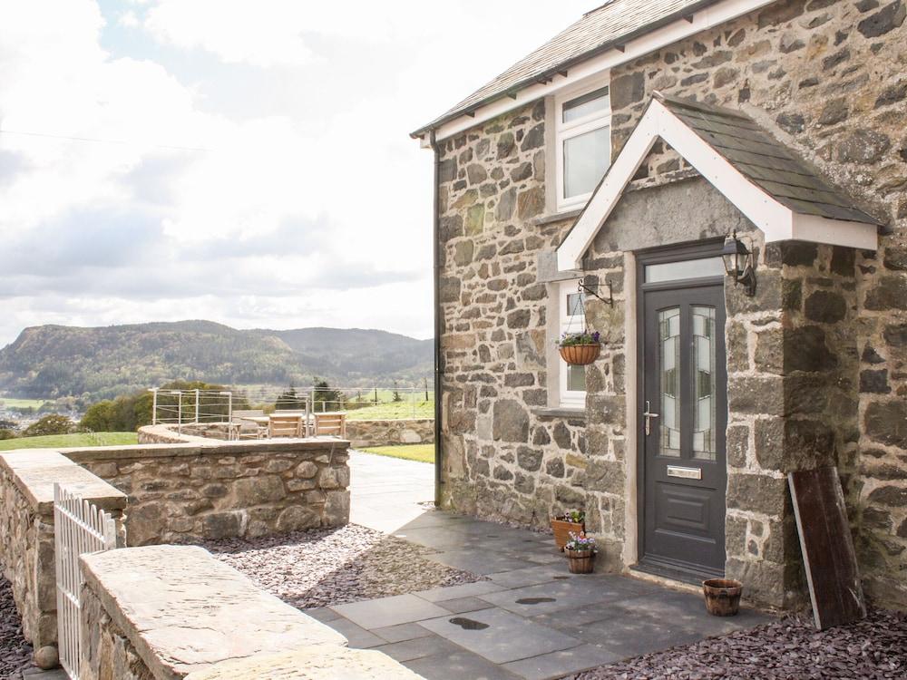 Pen Y Bryn Cottage - Featured Image