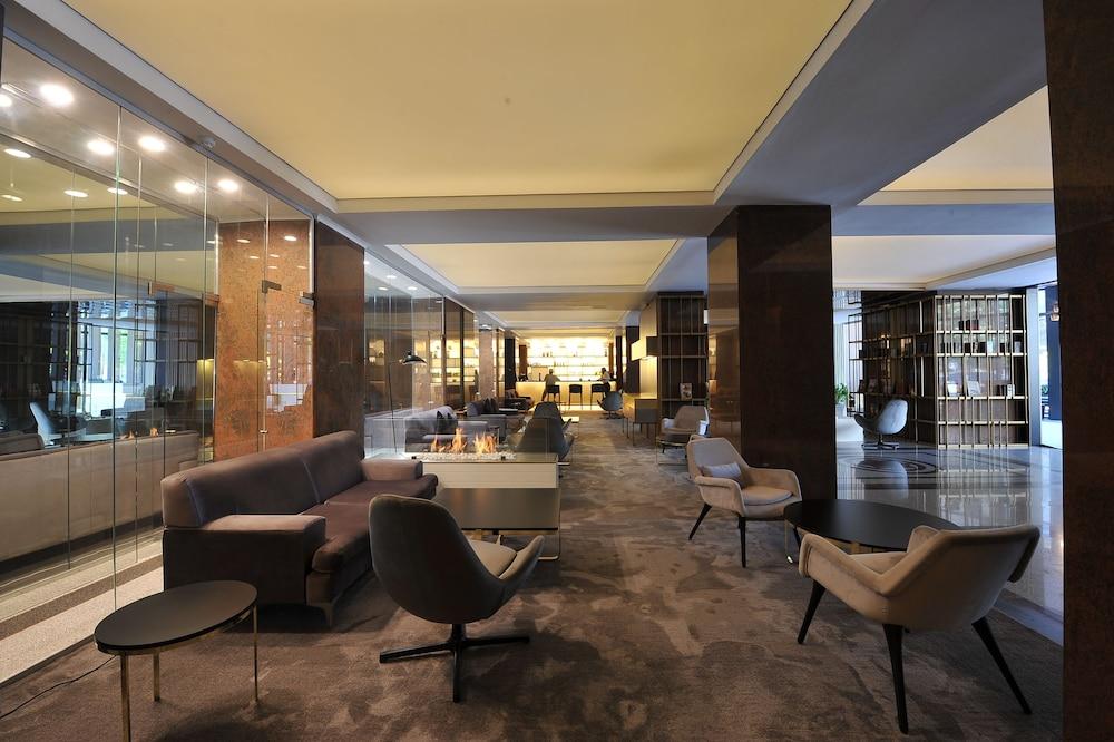 Crystal Palace Hotel - Lobby
