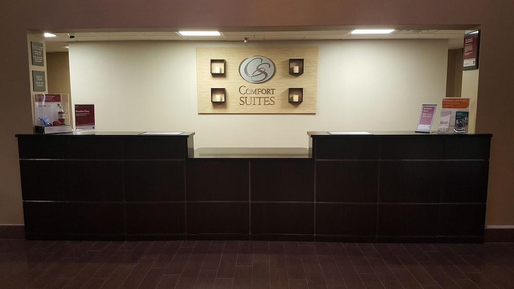 Comfort Suites Airport - Reception