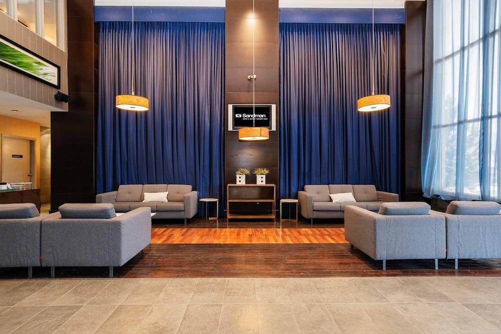 Sandman Hotels & Suites Calgary West - Lobby