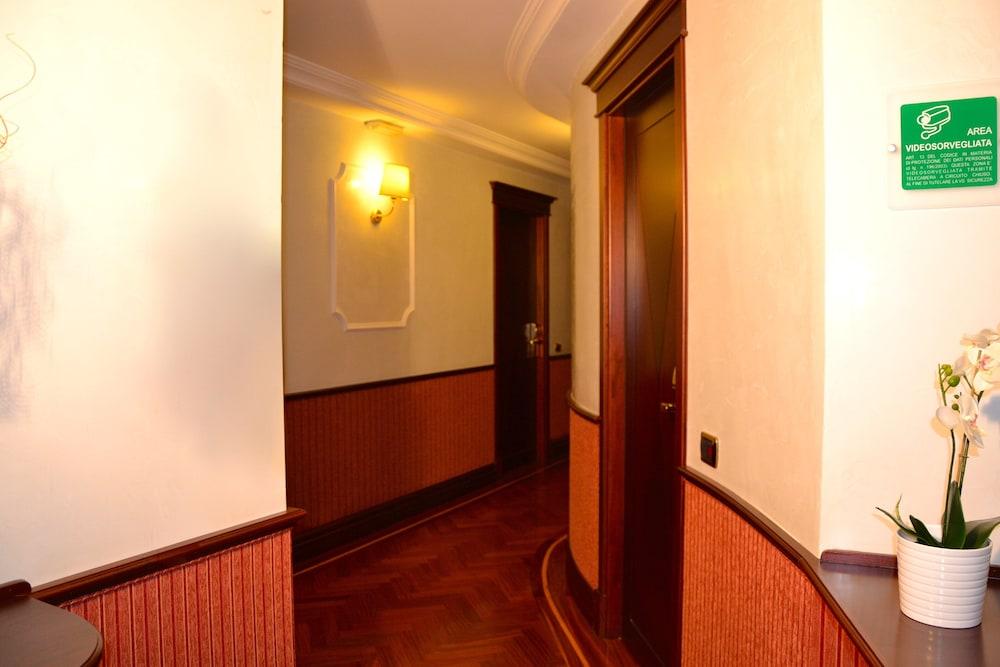 Hotel Invictus - Interior