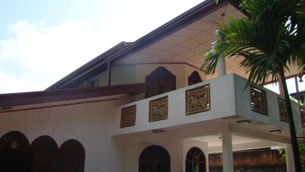 Bentota Dilu Villa - Featured Image
