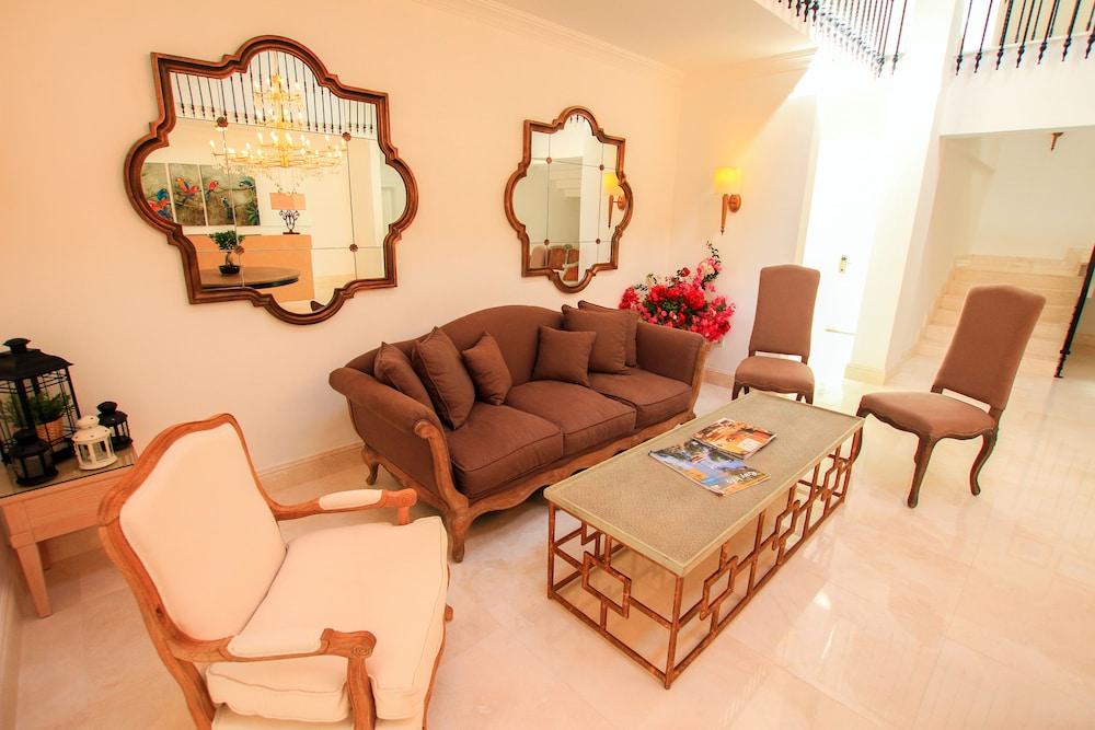 Palm Bay Beach Hotel - Lobby Sitting Area