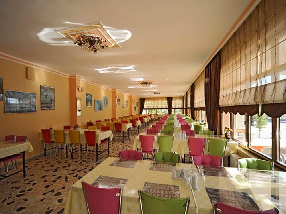 Baskent Demiralan Hotel - Breakfast Area