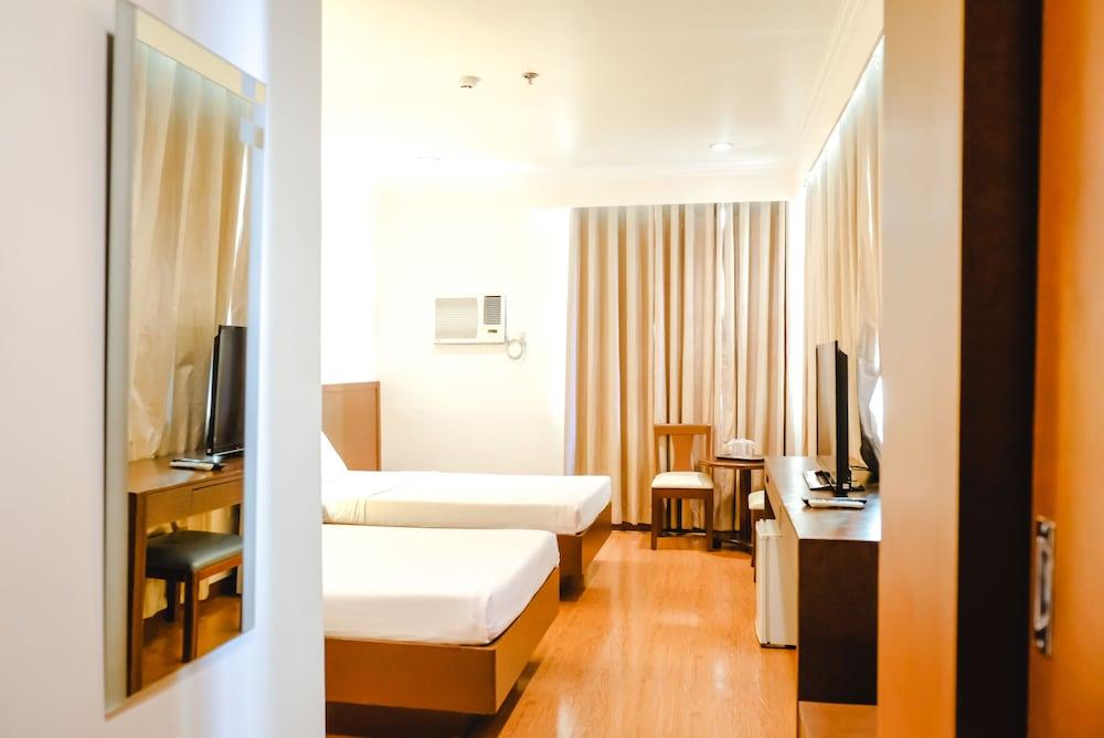 De Luxe Hotel - Room