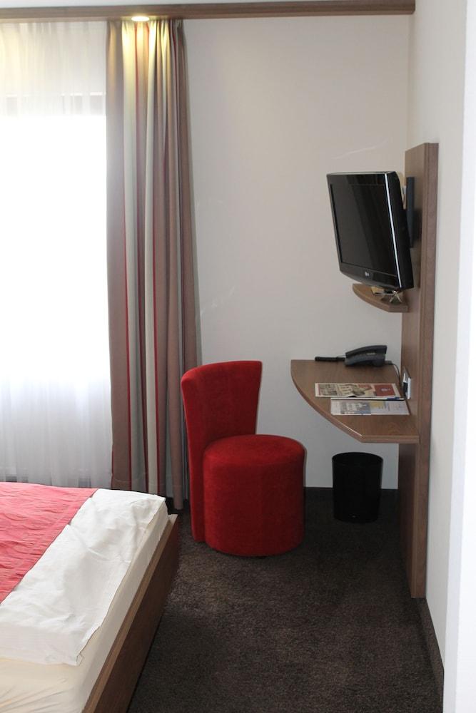 Hotel Schwanen Köngen - Room