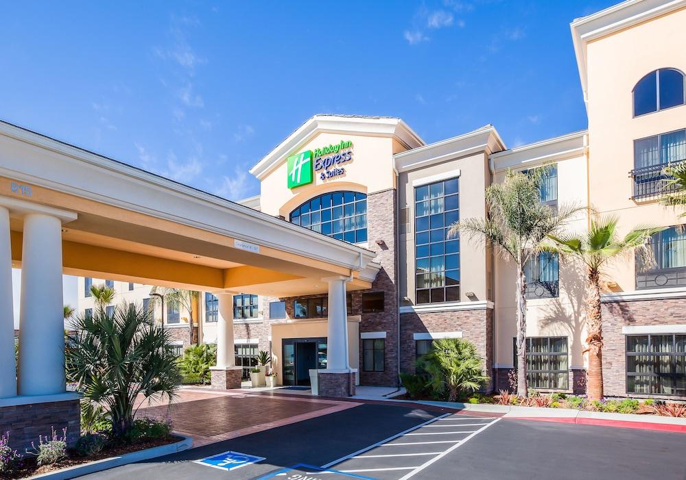 Holiday Inn Express & Suites Eureka, an IHG Hotel - Featured Image