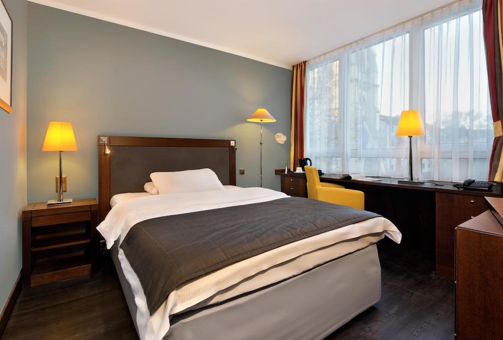 Savigny Hotel Frankfurt City - Room