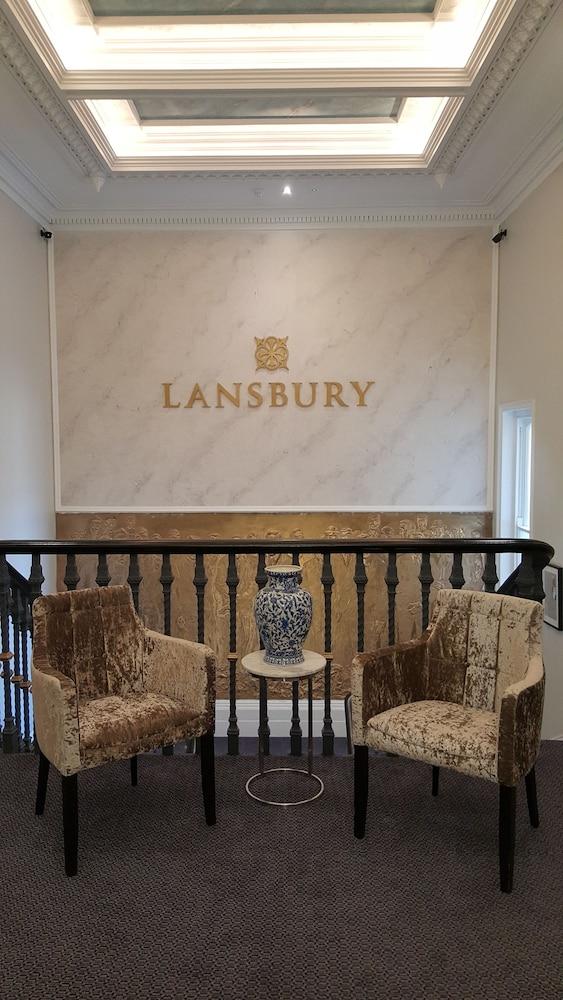 Lansbury Heritage Hotel - Lobby Sitting Area