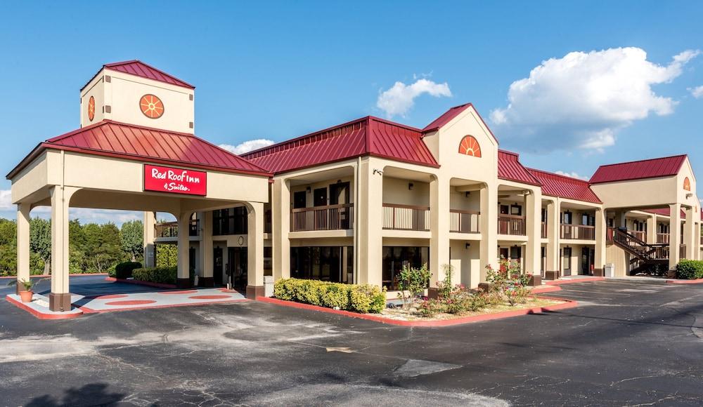 Red Roof Inn & Suites Clinton - Featured Image
