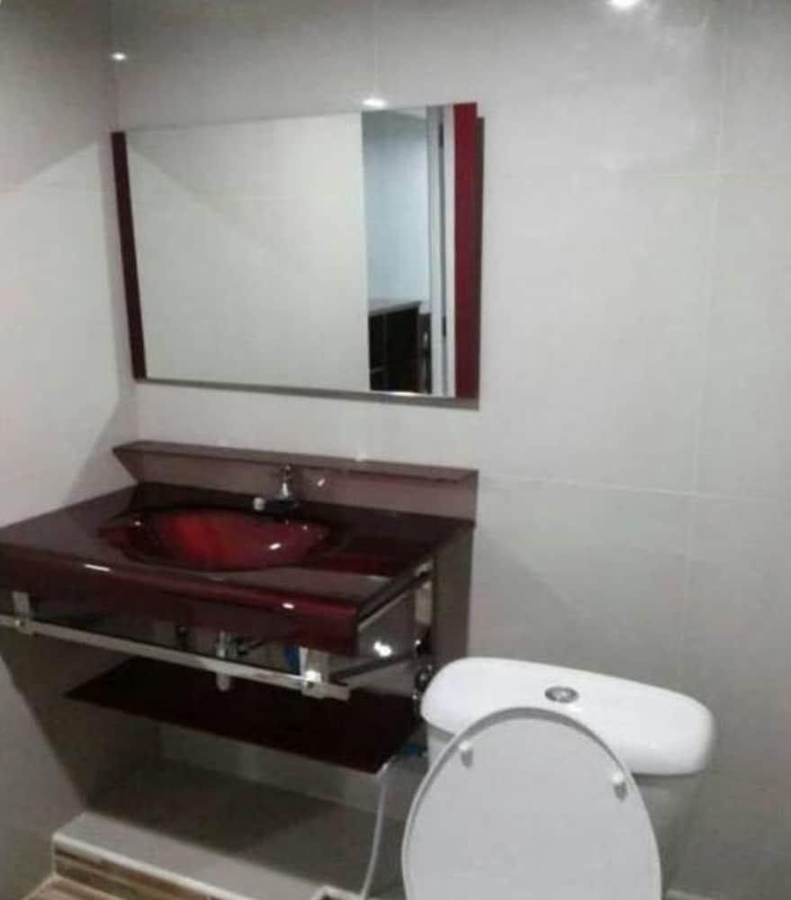 Pearl Residence Serviced Apartment - Bathroom