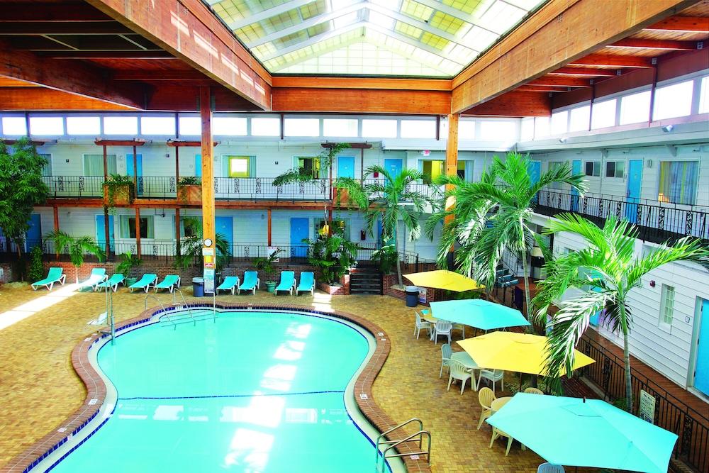 Perry's Ocean Edge Resort - Indoor Pool