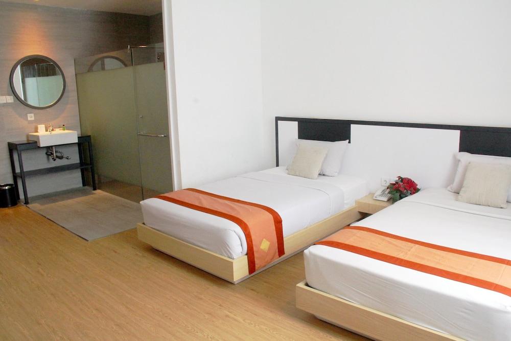 Hotel Buana Lestari - Room