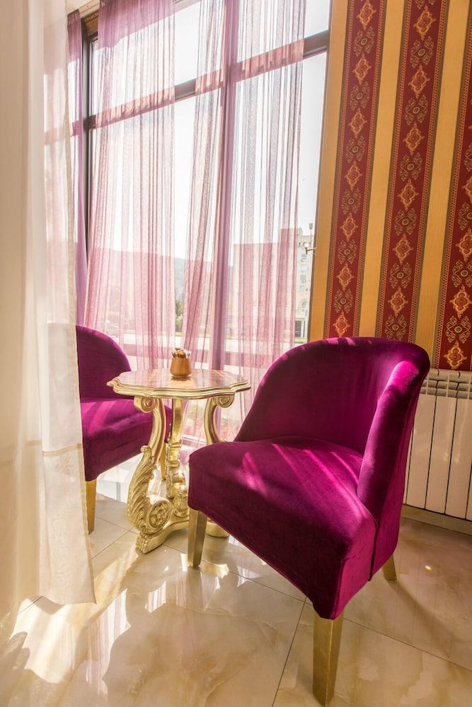 Cron Palace Tbilisi Hotel - Lobby