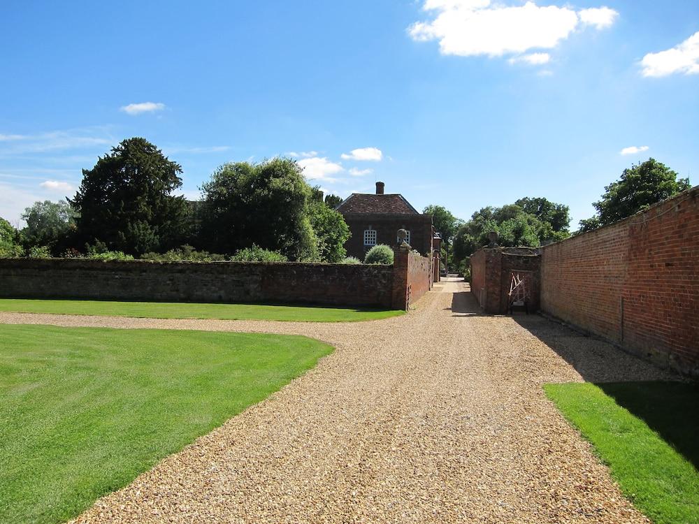 Chicheley Hall - Property Grounds