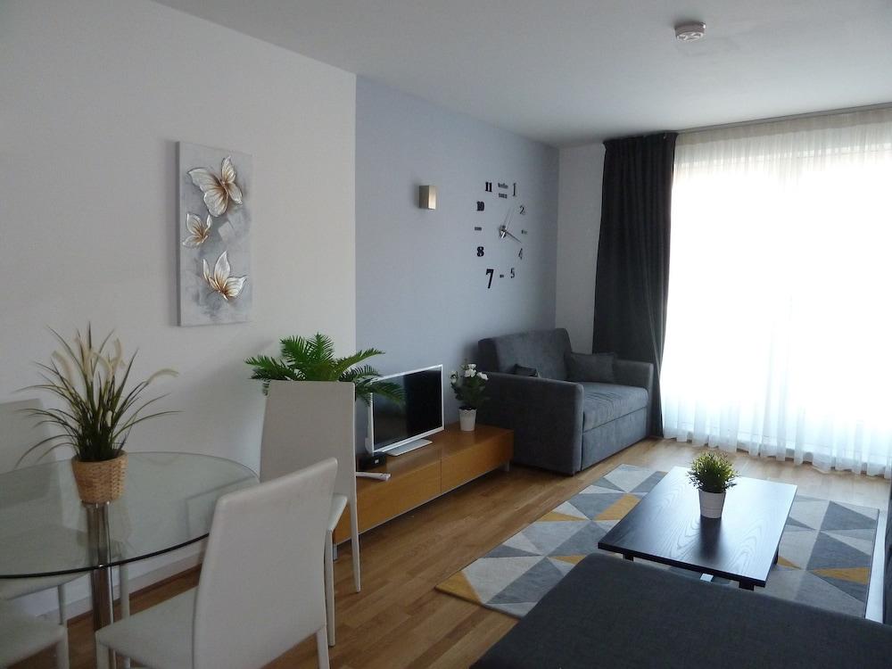 Approved Apartments Skyline Manchester - Living Area