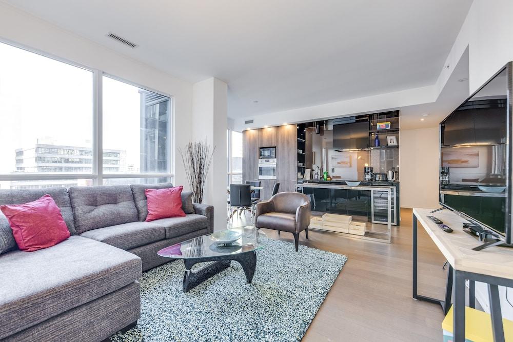 Beautifully Designed 2BR Suite Financial District - Featured Image