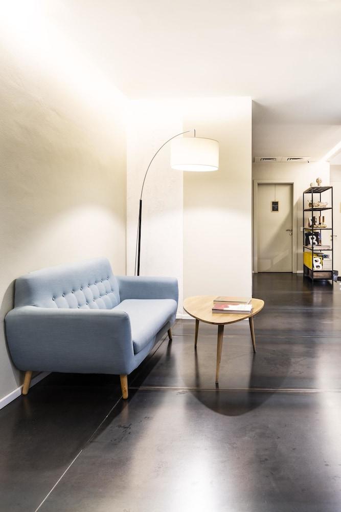 BC MAISON bed&cafe Milano - Lobby Sitting Area