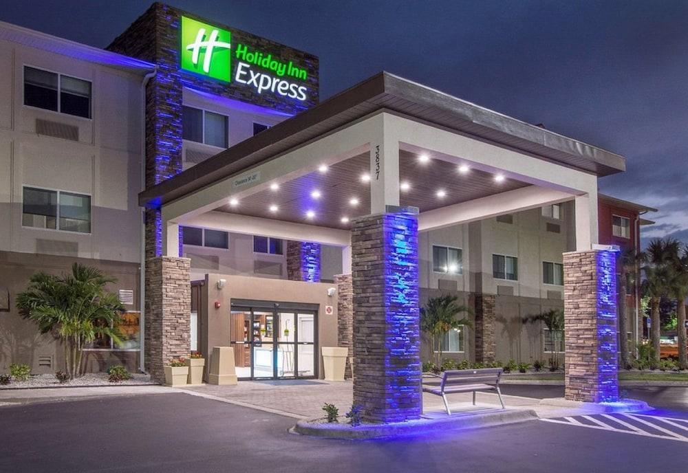 Holiday Inn Express Naples South I-75, an IHG Hotel - Featured Image
