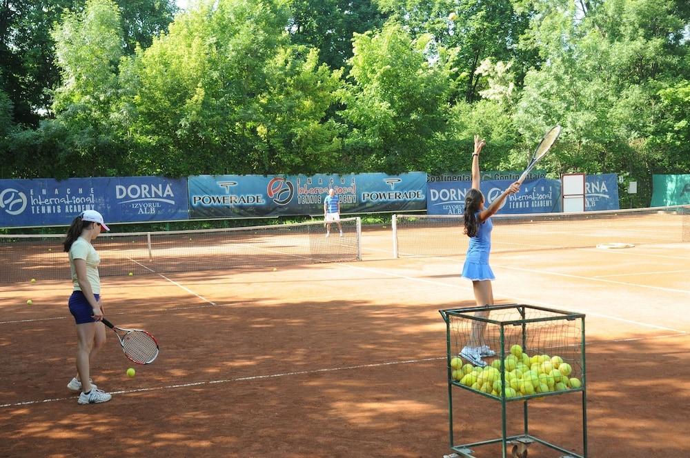 Hotel Herastrau - Tennis Court