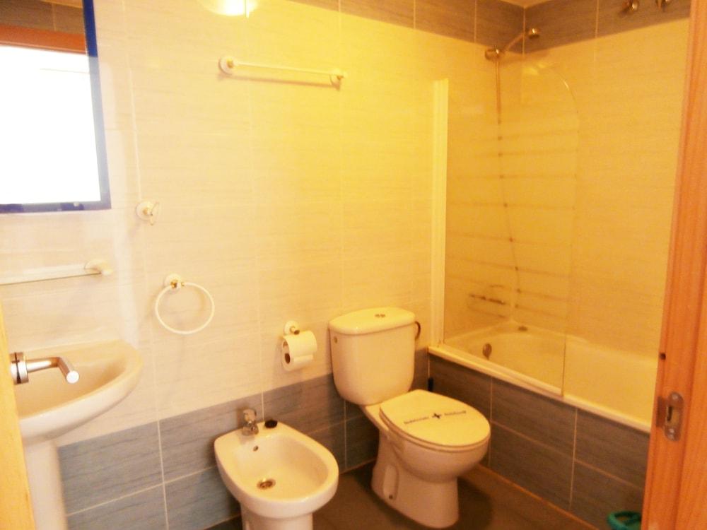 أبارتامنتوس مار دي أوروبيسا 3000 - Bathroom