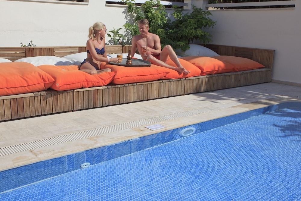 Kandelor Hotel - Outdoor Pool