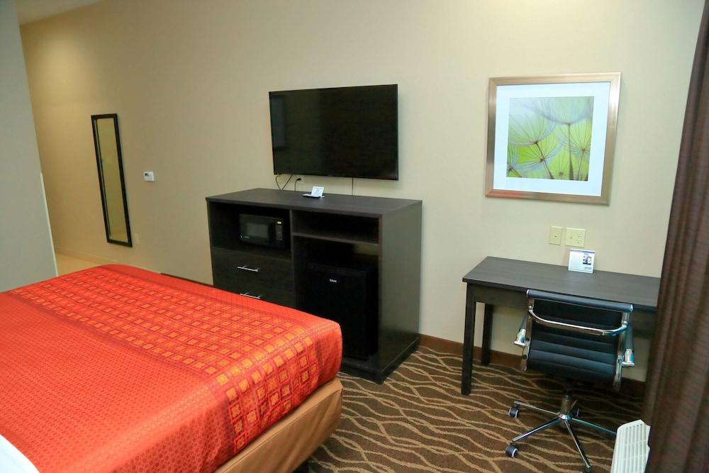 Americas Best Value Inn & Suites Prairieville - Room