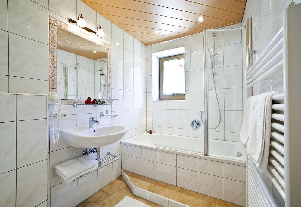 Pension Ederhof - Bathroom