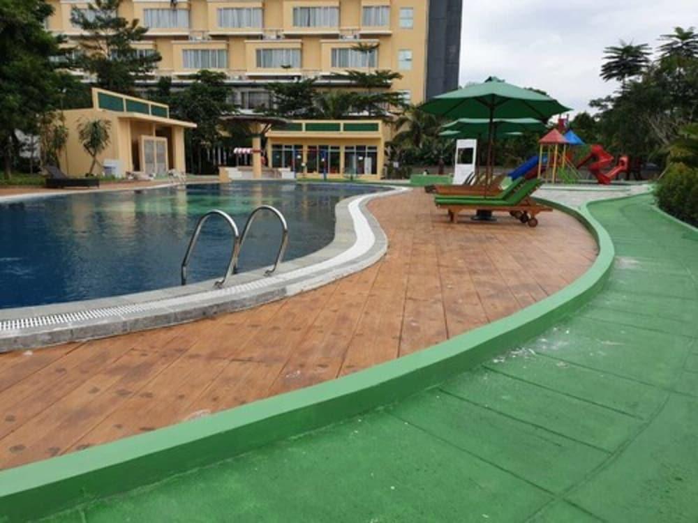 Lorin Sentul Hotel - Outdoor Pool