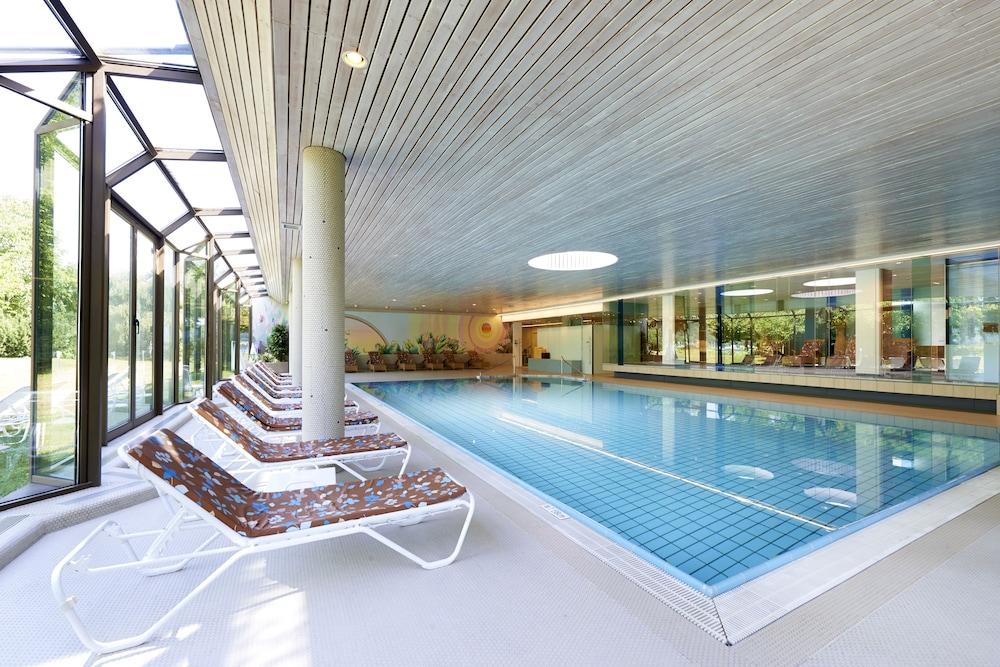 Parkhotel Pörtschach - Das Hotelresort mit Insellage am Wörthersee - Indoor Pool