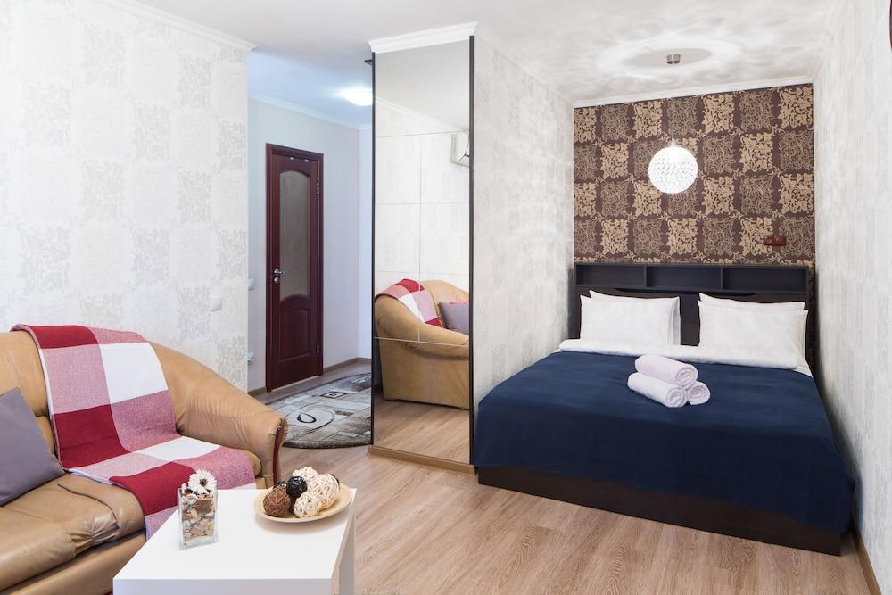Lux Apartments Uralskaya - Featured Image