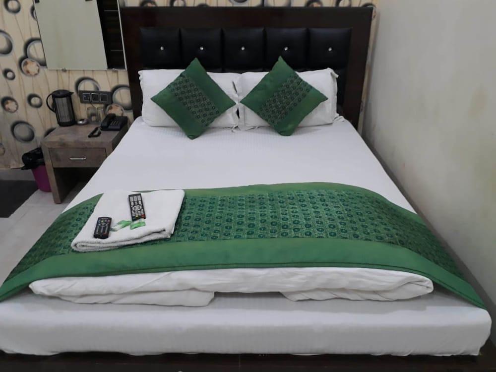 Hotel Marwari - Room