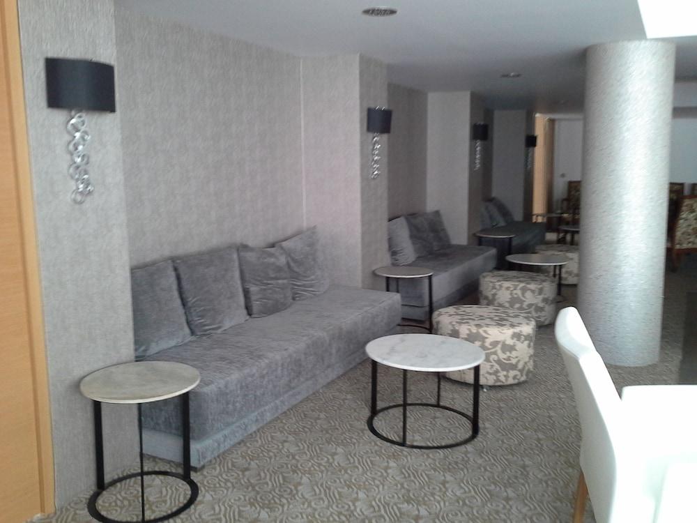 Edirne Park Hotel - Lobby Sitting Area