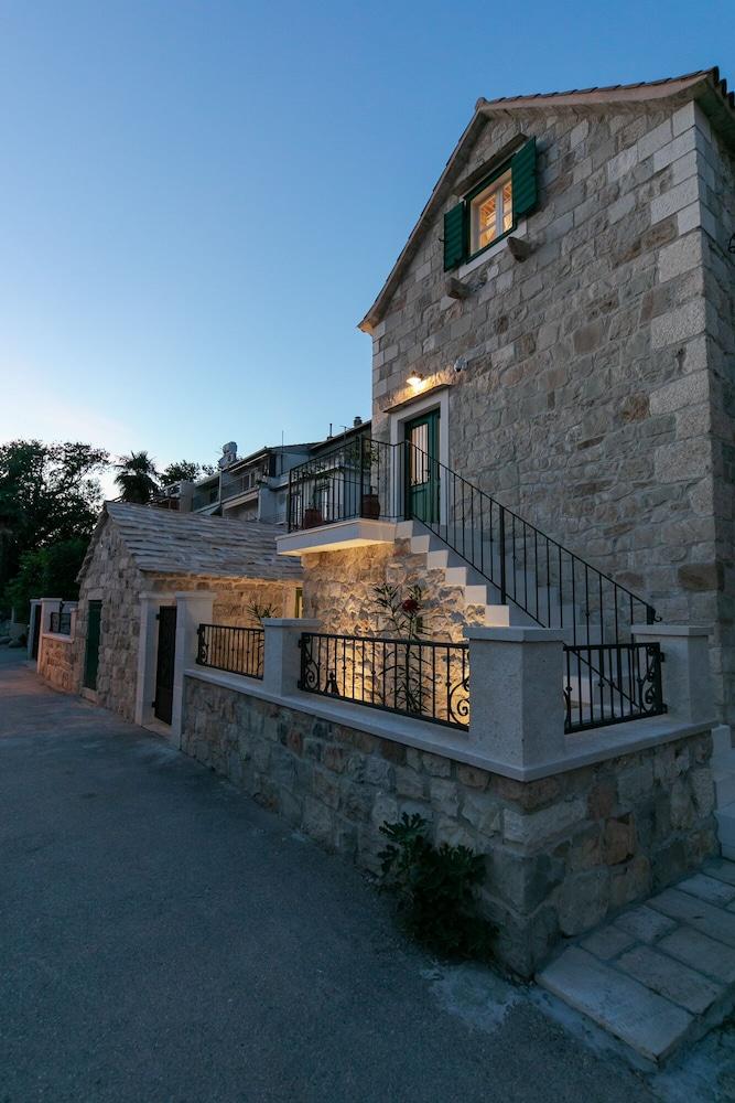 Villa Bante - Luxury Stone House - Featured Image