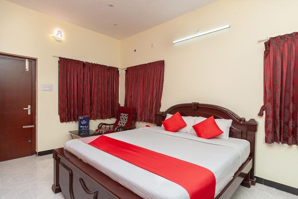 OYO 15990 Deepam Resort - Room