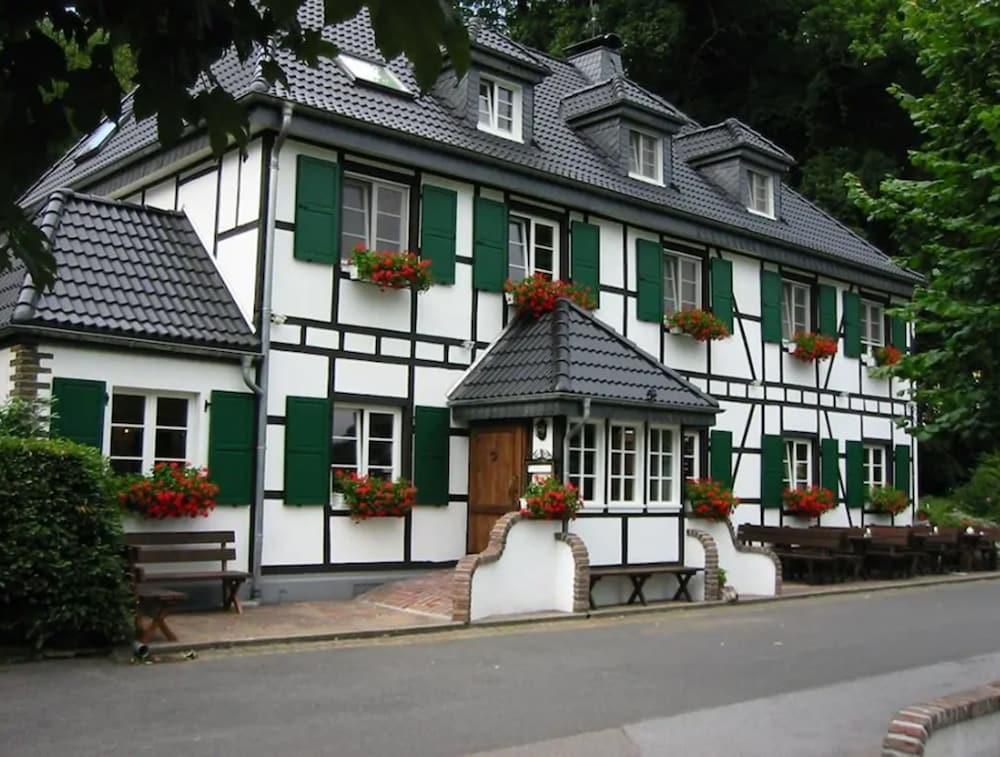 Hotel - Restaurant Wißkirchen - Featured Image