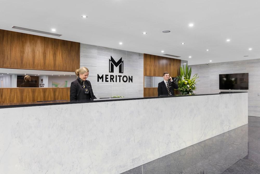 Meriton Suites Southport, Gold Coast - Reception