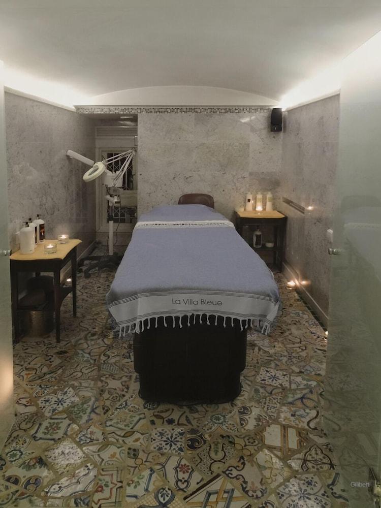 La Villa Bleue - Treatment Room