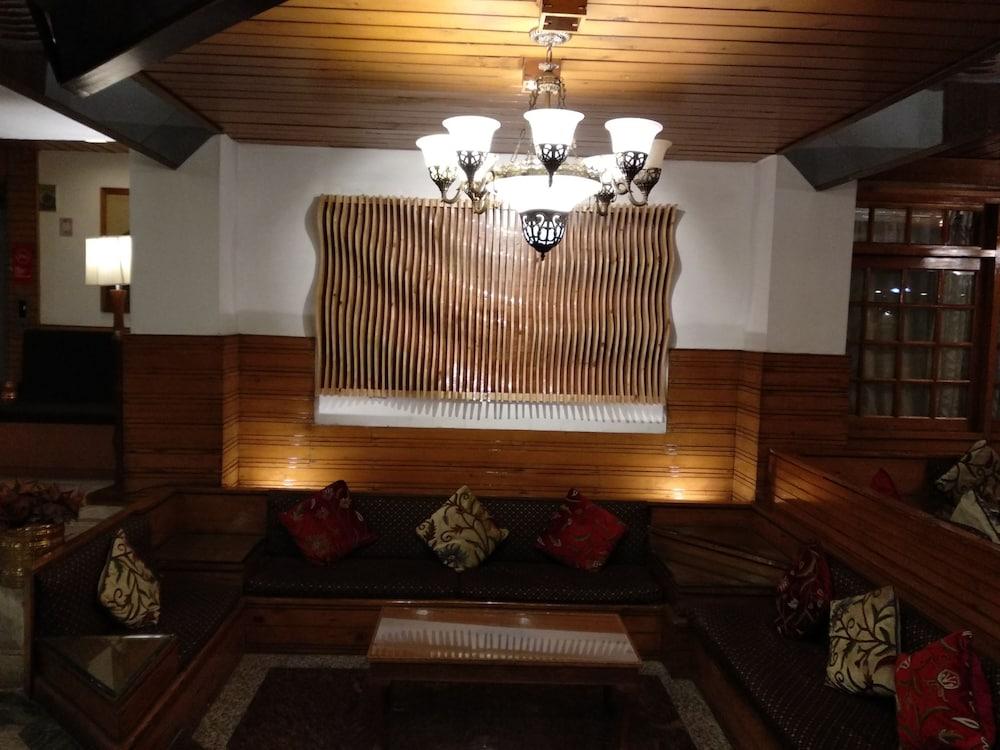 Welcome Hotel at Srinagar - Lobby Lounge