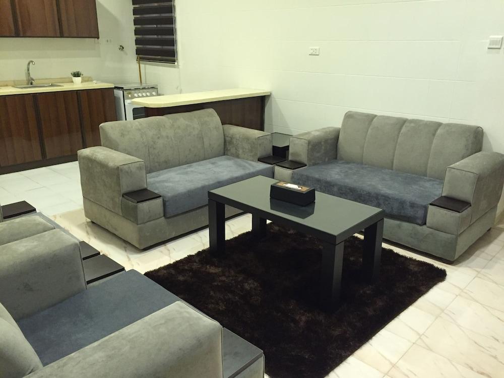 Mayar Al Alamia Furnished Apartments - Guestroom