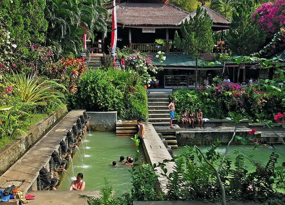 KARANG SARI Guesthouse & Restaurant - Natural Pool