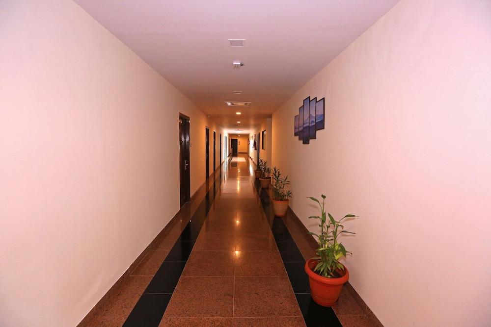 Hotel Shantiidoot - Interior Entrance
