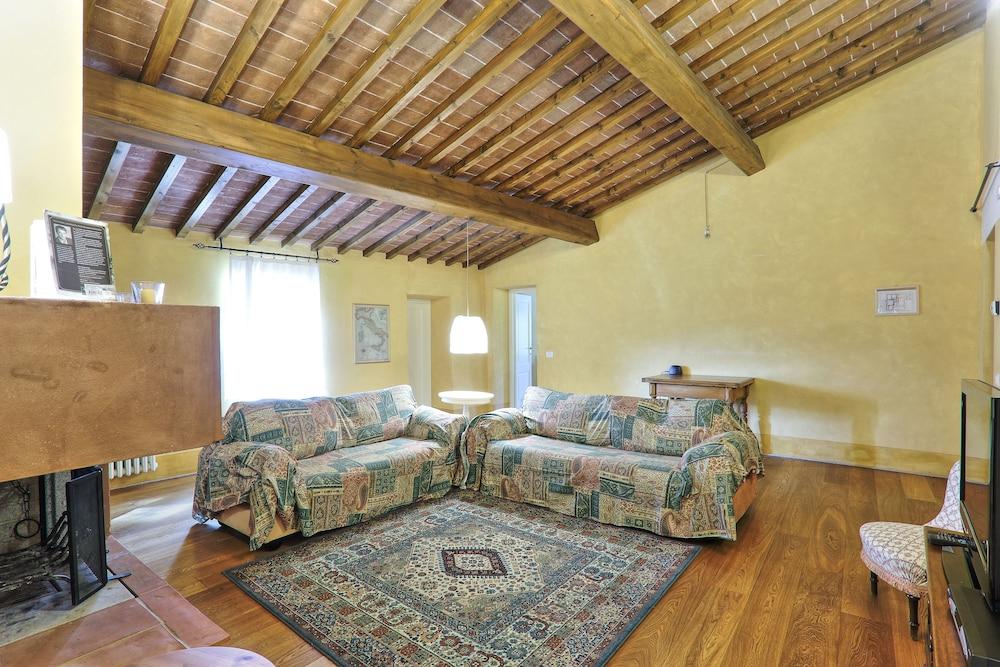 Casale Giuncarelli - Living Room