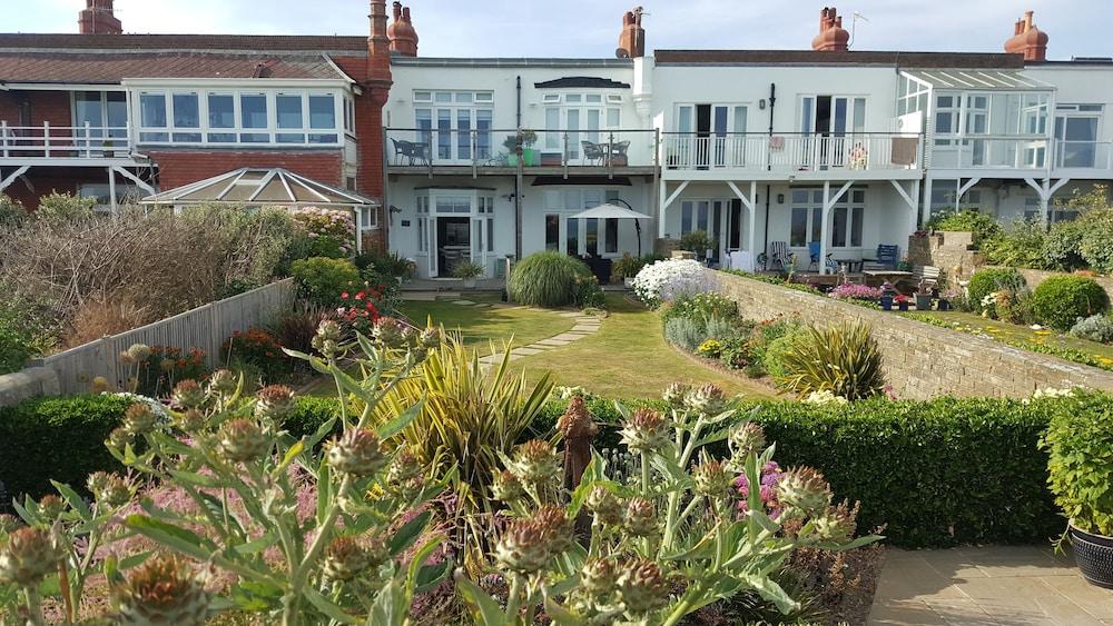 Bexhill Beach Residence Bed & Breakfast - Exterior