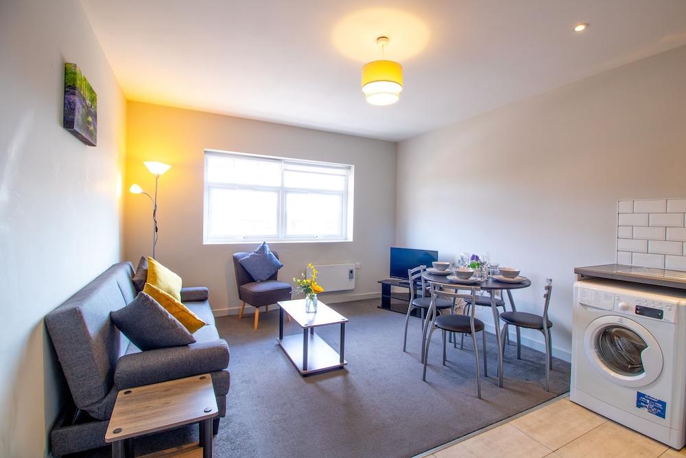 Impeccable 1-bed Apartment in Sunderland - Featured Image