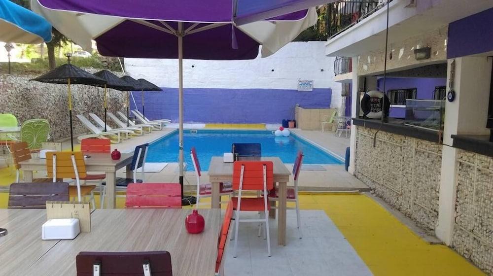 Selay Hotel - Outdoor Pool
