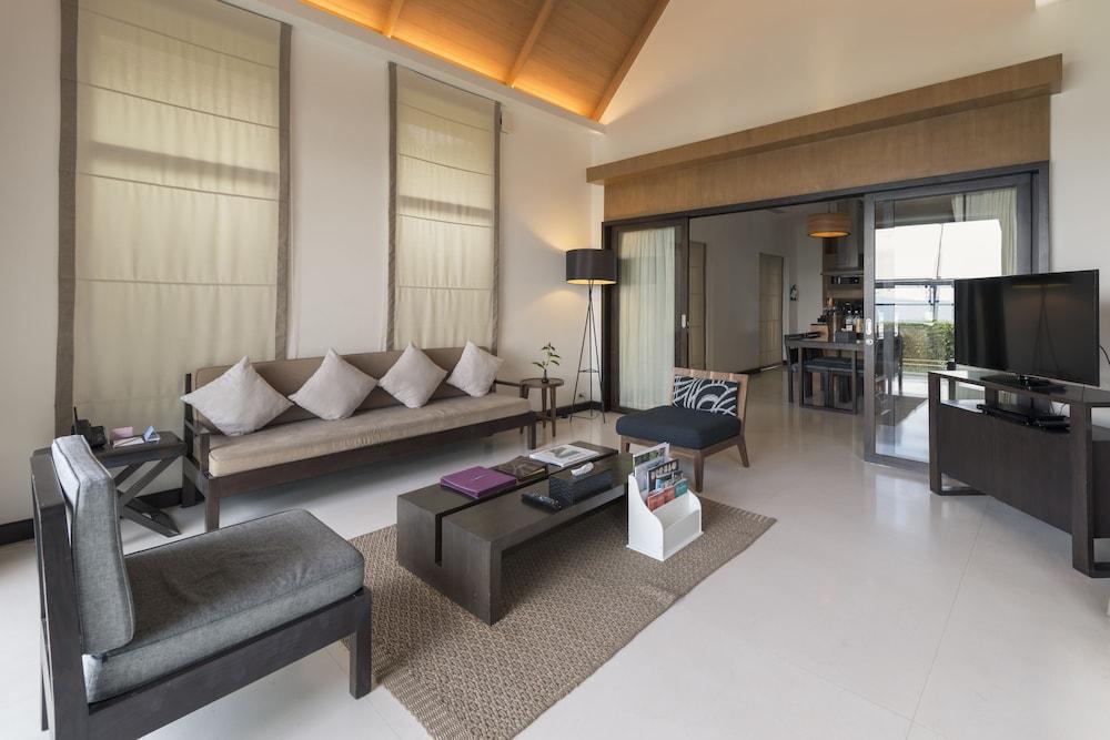 The Sea Koh Samui Resort & Residences by Tolani - Lobby Sitting Area