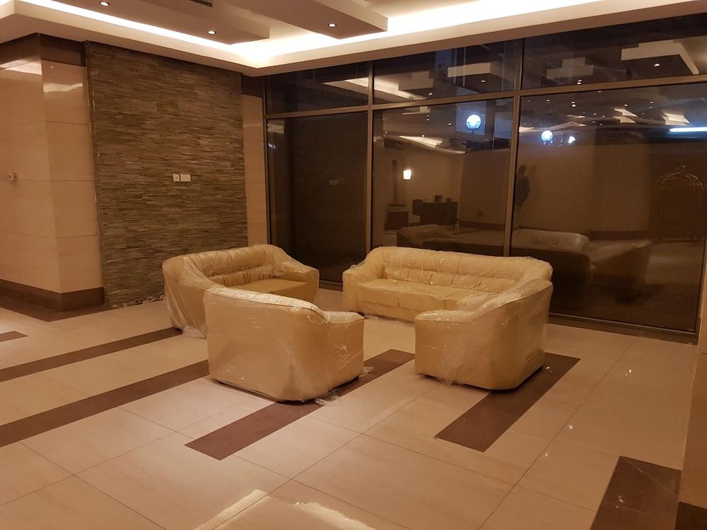 Magic Suite Al Mahboula - 2 - Lobby Sitting Area