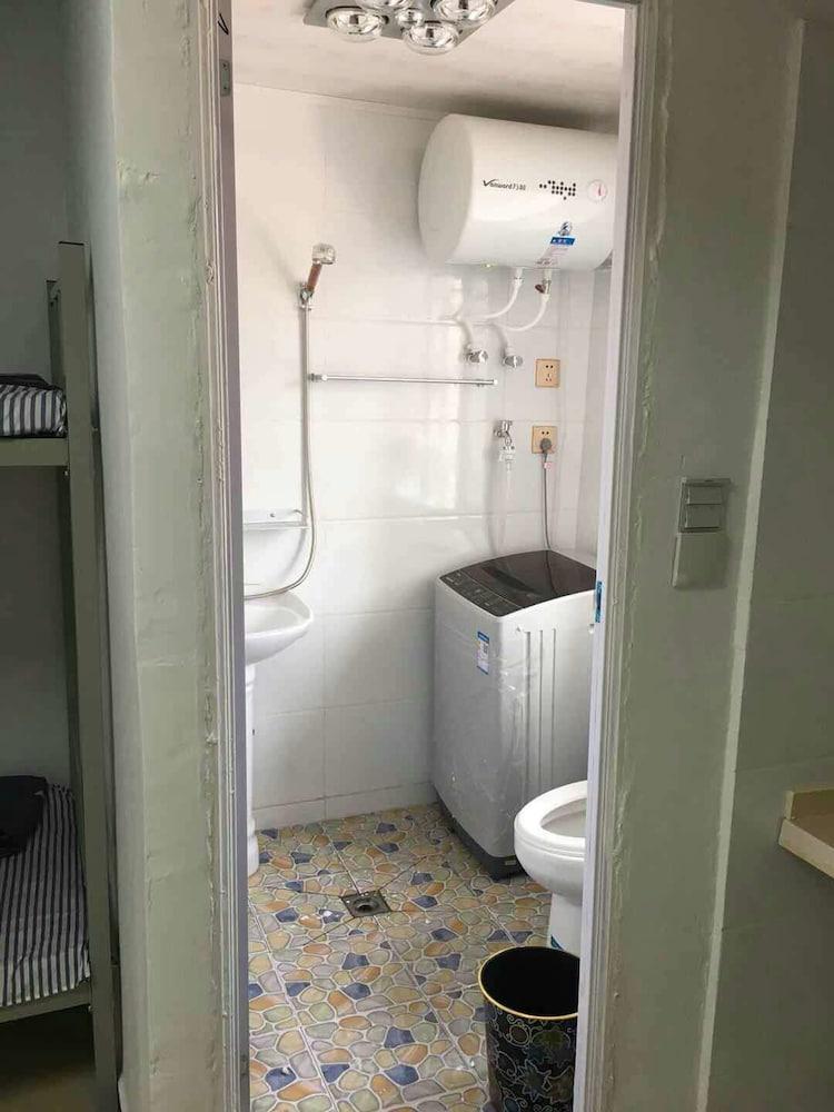 Al Sabah Halal Guest House - Bathroom