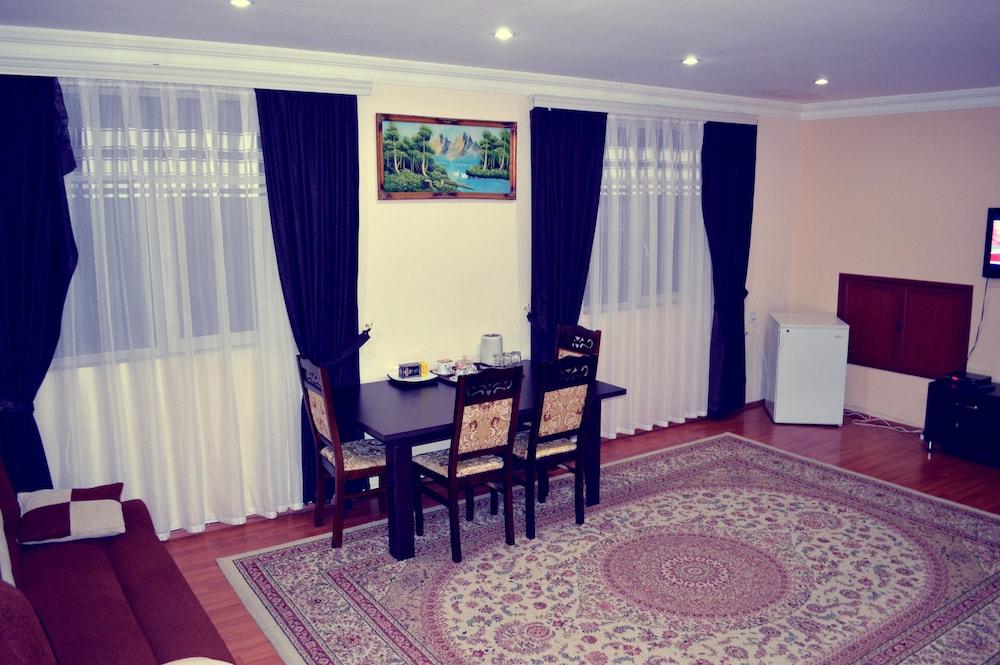 Boulevard Guest House - Room